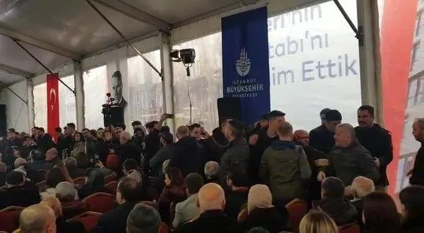 ekrem-imamogluna-tepki-isinden-ettigi-birol-durmus-boyle-haykirdi-17-bin-ailenin-yuvasini-yiktiniz-bu-mu-sizin-1674745180757.jpeg Ekrem İmamoğlu'na tepki! İşinden ettiği Birol Durmuş böyle haykırdı: 17 bin ailenin yuvasını yıktınız bu mu sizin adaletiniz?-2