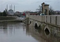 Edirne’de ev ve işyerleri boşaltılıyor