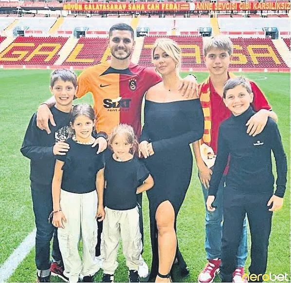 en-dipten-zirveye-wanda-naradan-icardinin-cocukluguna-dair-oyle-bir-itirafta-bulundu-ki-1698367870054.jpeg En dipten zirveye! Wanda Nara Icardi'nin çocukluğuna dair öyle bir itirafta bulundu ki...-3