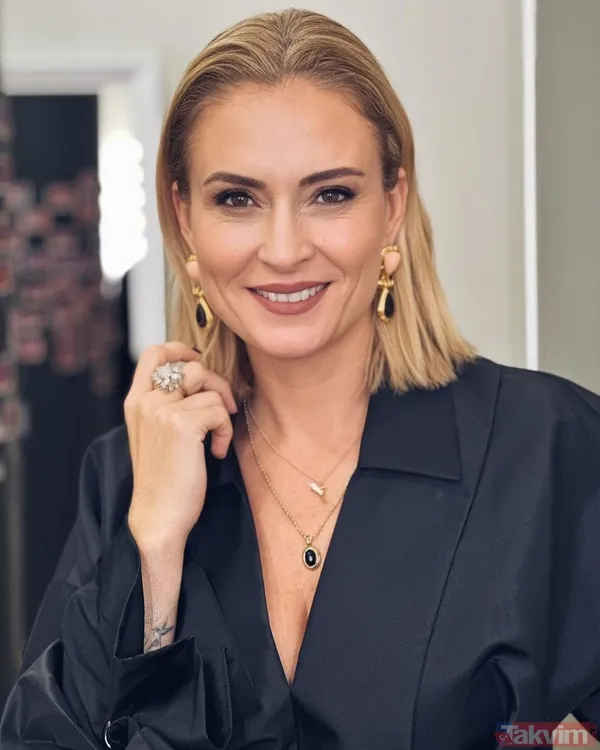 8 yıllık eşi Bülent Şakrak’la boşanmıştı! Ceyda Düvenci’nin ilk eşi bakın kim! Aşka yeşil ışık yakan Ceyda meğer Kurtlar Vadisi’nin yıldızıyla... - 7