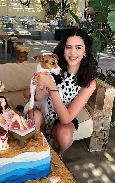 Playboyların gözdesi olan Ceylan Çapa, gönlünü İzmirli Aksel Deligöz’e kaptırdı-2