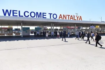 Bir günde 100 bin yabancı ziyaretçi