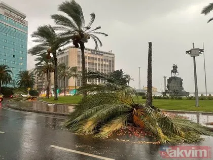 İzmir’de sağanak yağış sonrası sokaklar göle döndü!