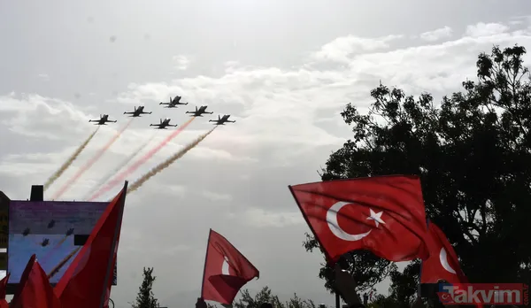 Türk Yıldızları ve SOLOTÜRK'ten nefes kesen gösteri! - 36