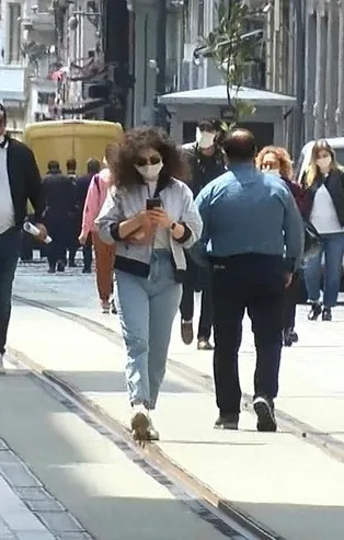 Sağlık Bakanı Fahrettin Koca uyarmıştı! İstiklal Caddesi'nde tepki çeken görüntü