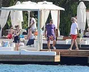 Oğul Castro’nun tatili Küba’yı karıştırdı