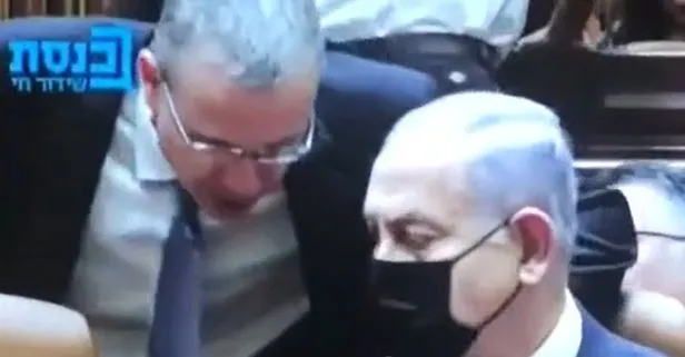 Netanyahu uyarılarak koltuktan kaldırıldı