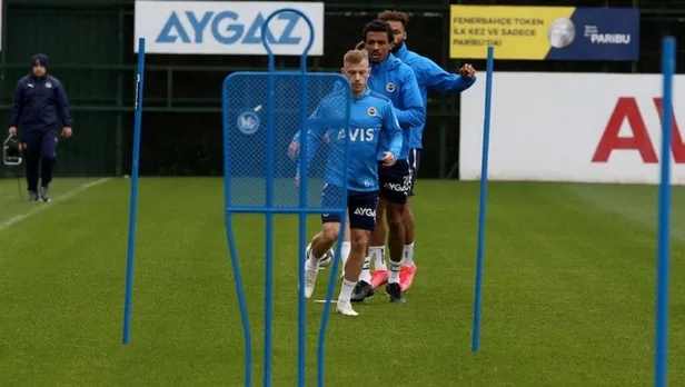 trabzonspor-fenerbahce-canli-mac-izle-17-ekim-super-lig-trabzonspor-fenerbahce-maci-sifresiz-canli-yayin-izle-iste-11ler-1634475333074.jpg Trabzonspor - Fenerbahçe maç özeti - maç sonucu! 17 Ekim Süper Lig Trabzonspor - Fenerbahçe maçı kaç kaç bitti?-5