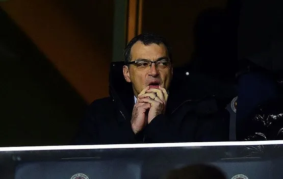 Taraftarlar tarihi fiyaskonun faturasını Ali Koç'a kesti-2