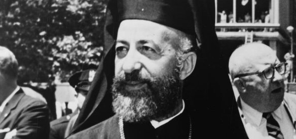 Başpiskopos Makarios'un, 9 Mart günü sınır dışı edilmesinden sonra Kıbrıs'ta ayaklanmalar başladı.