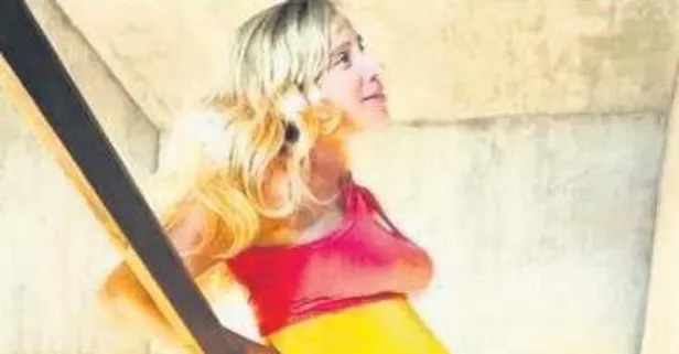 Ünlü işadamı Dinçkök ile aşk yaşayan şarkıcı Sevinç Yıldız’dan karnı burnunda poz!