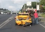 E-5’te taksi ile minibüs çarpıştı (Video)