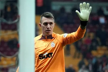 Muslera'dan kafa karıştıran paylaşım!