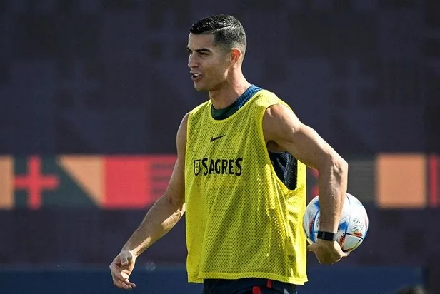 son-dakika-ve-beklenen-oldu-manchester-united-cristiano-ronaldonun-sozlesmesini-feshetti-1669139346225.jpeg Son dakika: Ve beklenen oldu! Manchester United, Cristiano Ronaldo'nun sözleşmesini feshetti-2