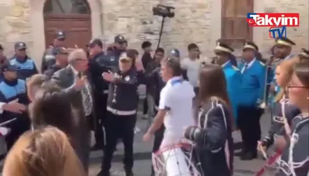 CHP'li Çeşme Belediyesi Başkanı Muammer Ekrem Oran'dan 19 Mayıs'ta çirkin tavır: Alın bunu buradan
