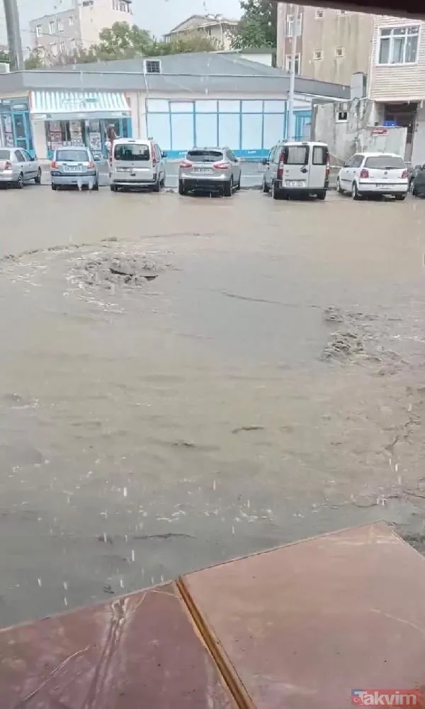 HAVA DURUMU | Meteoroloji ve valilik uyardı beklenen yağış geldi! İstanbul dahil birçok ilde yollar göle döndü! | 28 Eylül 2023 hava durumu - 26