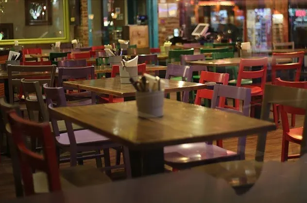 Son dakika: Restoran ve turizm işletmeleri belirlenen kurallar çerçevesinde açılacak