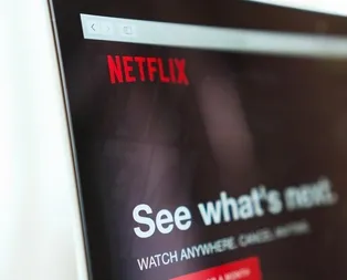 Her dizi ve filminde eşcinsel ilişkiyi parlatan NETFLIX gençleri böyle zehirliyor!