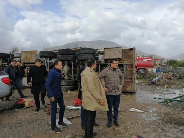 Son dakika... Antalya'da hortum paniği! Ölü ve yaralılar var-4