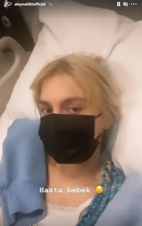 aleyna-tilki-hastanelik-oldu-hasta-yatagindan-paylasti-o-goruntu-hayranlarini-korkuttu-1631305923795.jpg Aleyna Tilki hastanelik oldu! Hasta yatağından paylaştı o görüntü hayranlarını korkuttu-7