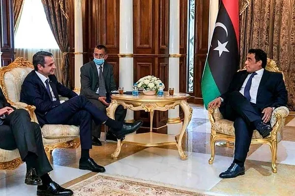 libyada-muhammed-el-menfiynin-turkiyenin-trablus-buyukelcisi-kenan-yilmaza-karsi-olan-saygisi-dikkat-cekti-1618246688603.jpg Libya'da Muhammed el-Menfi'nin Türkiye'nin Trablus Büyükelçisi Kenan Yılmaz'a karşı olan saygısı dikkat çekti-5