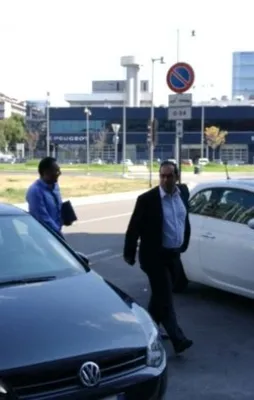 Mosturoğlu ve Çetinkaya, Milan kulüp binasında