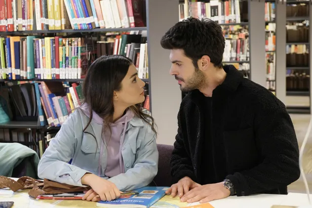 basina-talih-kusu-kondu-yildizi-parlayacak-ozge-yagizin-bahti-acildi-dizisi-biter-bitmez-evet-demisti-iste-yeni-projesi-1626511201170.jpg Başına talih kuşu kondu yıldızı parlayacak! Özge Yağız'ın bahtı açıldı dizisi biter bitmez evet demişti! İşte yeni projesi-6