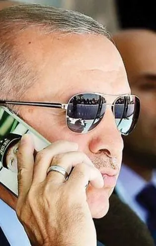 Başkan Erdoğan'ın cep telefonu kılıfında dikkat çeken detay