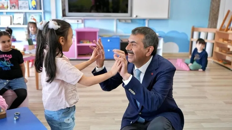 meb-ve-bakan-yusuf-tekin-neden-hedefte-chpnin-ortmeye-calistigi-gercek-1752837433313.jpeg MEB ve Bakan Yusuf Tekin neden hedefte? CHP’nin örtmeye çalıştığı gerçek-4