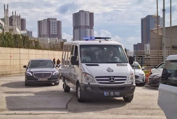 canli-yerli-ve-milli-iha-siha-ve-tihalarin-fikir-babasi-ozdemir-bayraktar-son-yolculuguna-ugurlaniyor-1634631281275.jpg Yerli ve milli İHA SİHA ve TİHA'ların fikir babası Özdemir Bayraktar son yolculuğuna uğurlandı! Namaz sonrası Enfal Suresi 60. ayeti okundu-12