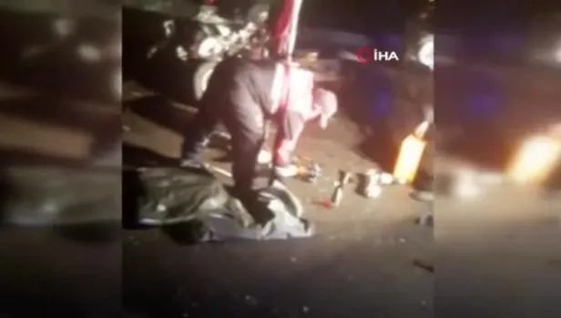 Son dakika: Sivas’ta katliam gibi kaza: Yolcu otobüsü kamyonetle çarpıştı: 2 ölü, 19 yaralı