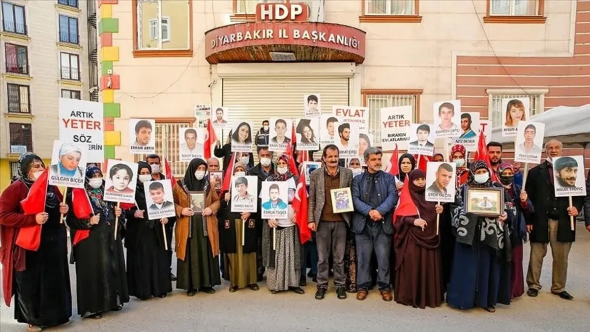 Diyarbakır Anneleri'nin kararlı duruşu 1669 gündür devam ediyor: "20 yıl geçse de eylemimizden vazgeçmeyeceğiz"