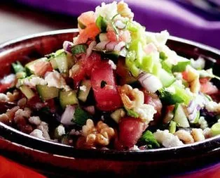 Köy Salatası Tarifi