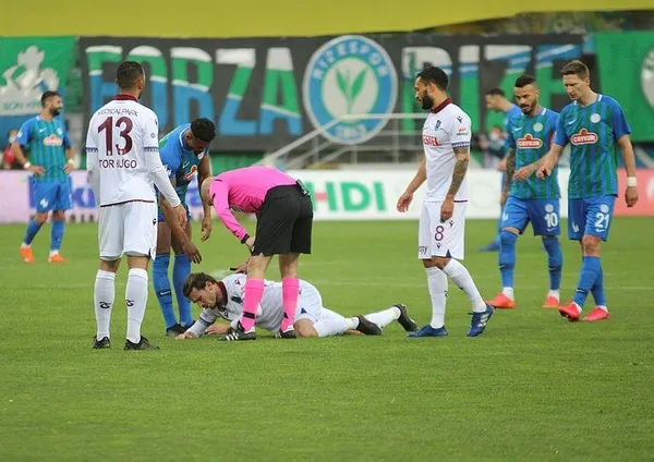 rizede-kazanan-yok-caykur-rizespor-0-0-trabzonspor-mac-sonucu-ozet-1618067204590.jpeg