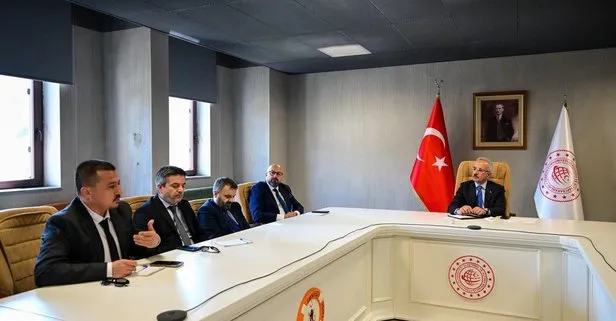 Bakan Abdulkadir Uraloğlu internet medyası temsilcileriyle bir araya geldi: Google’a karşı yayıncılarımızın yanındayız