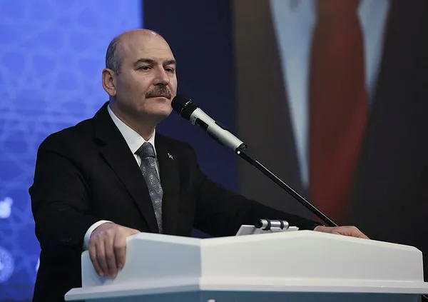 son-dakika-icisleri-bakani-suleyman-soylu-duyurdu-kacak-gocmenlerle-mucadelede-2-yeni-adim-1654762045412.jpg SON DAKİKA! İçişleri Bakanı Süleyman Soylu duyurdu! Kaçak göçmenlerle mücadelede 2 yeni adım-2