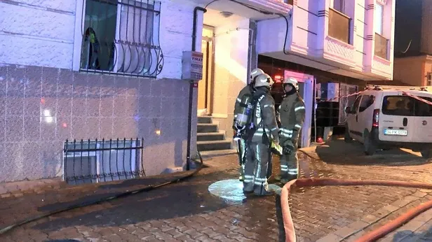 Esenyurt'ta gece yarısı yangı paniği! Mahsur kalanlardan 12 kişi kurtarıldı: 3 kişi hastaneye kaldırıldı-6