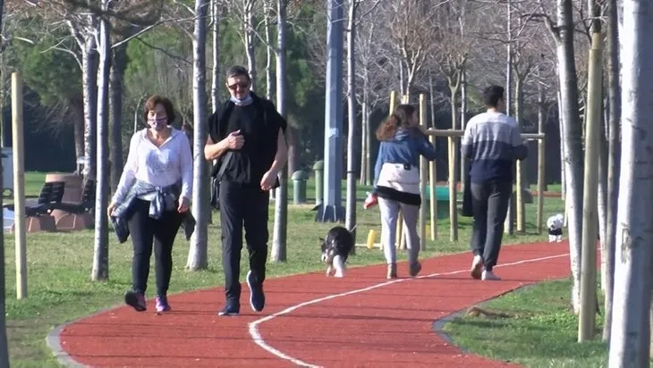 Sokağa çıkma kısıtlamasına hiçe saydılar! Sıcak havayı gören Bağdat Caddesi ve Caddebostan Sahili'ne akın etti - 1