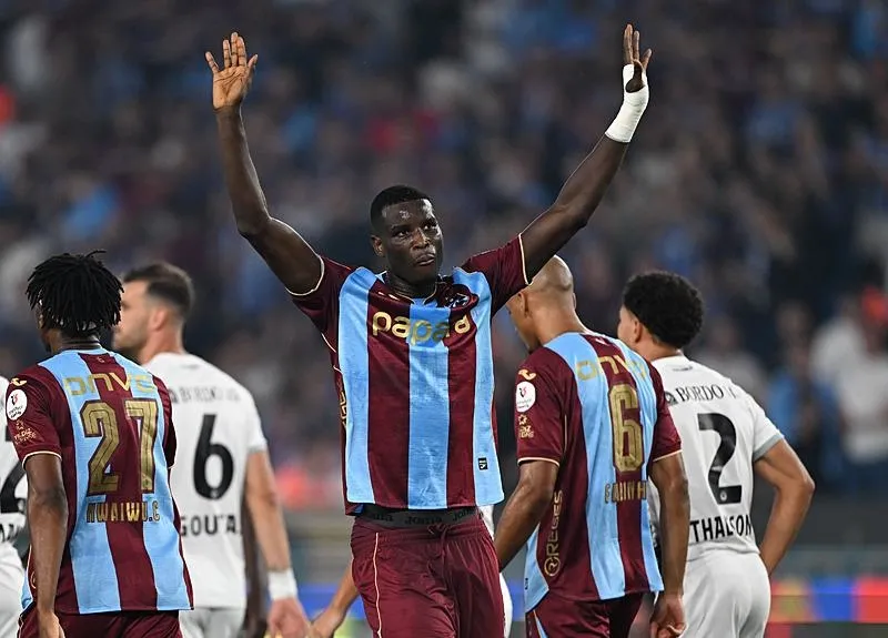 trabzonsporda-paul-onuachu-sikintisi-trabzonsporda-paul-onuachu-saskinligi-sifir-cekti-1789378111012.jpeg Trabzonspor'da Paul Onuachu şaşkınlığı! Sıfır çekti-3