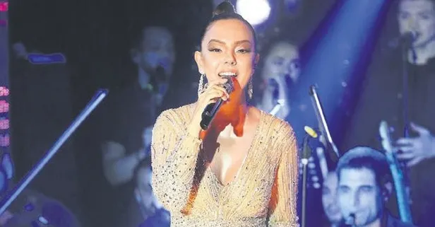Ebru Gündeş, yeni albümü ‘Aşık’la sahnede!