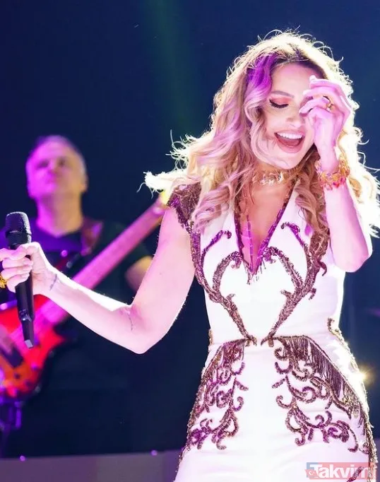 Hadise ile Mehmet Dinçerler'in aile tartışmasına Seren Serengil de dahil oldu işte olay sözler: "Hiçbir koca yapışık beden kabul etmez" - 42