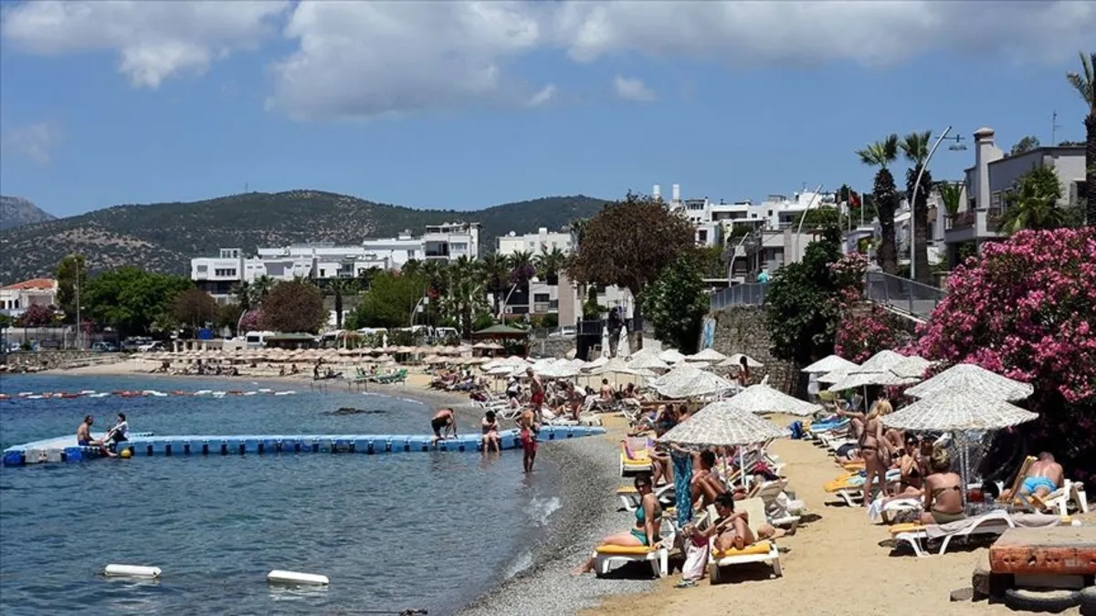 Bodrum’da beach keyfi dudak uçuklatıyor: Maça Kızı’nda fiyatlar cep yakıyor!