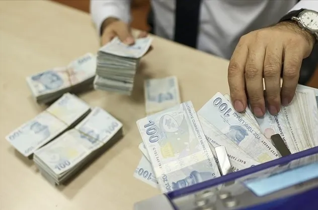 Devletin aldığı kredi destek tedbirlerini delmeye çalışan bankalardan kredi kartı oyunu: Limitleri 1 milyar TL'yi buldu!