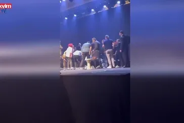 Volkan Konak sahnede fenalaştı!