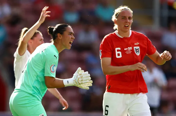 2022-avrupa-kadinlar-futbol-sampiyonasinda-avusturya-ceyrek-finalde-1657952286869.jpg 2022 Avrupa Kadınlar Futbol Şampiyonası'nda Avusturya çeyrek finalde!-2