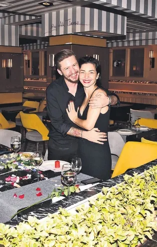 DJ Mert Aydın'dan Merve Boluğur’a havadan teklif! Tektaş drone ile geldi, dondu kaldı... "Sonsuza kadar evet"