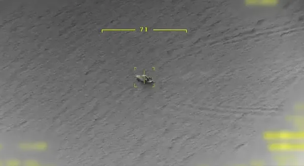 yunan-fena-yakalandi-ihalar-tespit-etti-lastik-bota-bindirip-turk-kara-sularina-ittiler-1662815315757.jpg Yunan fena yakalandı! İHA'lar tespit etti: Lastik bota bindirip Türk kara sularına ittiler-2