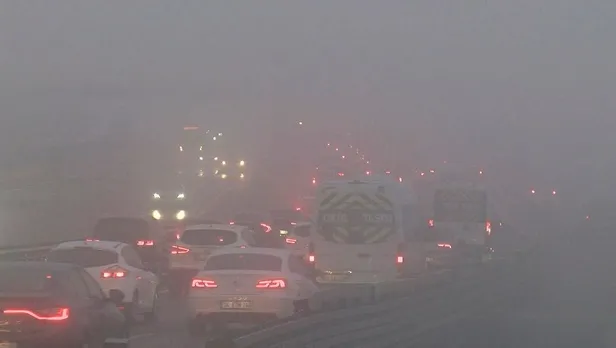 İstanbul'da yoğun sis etkili oldu! Boğaz, transit gemi geçişine kapatıldı-2
