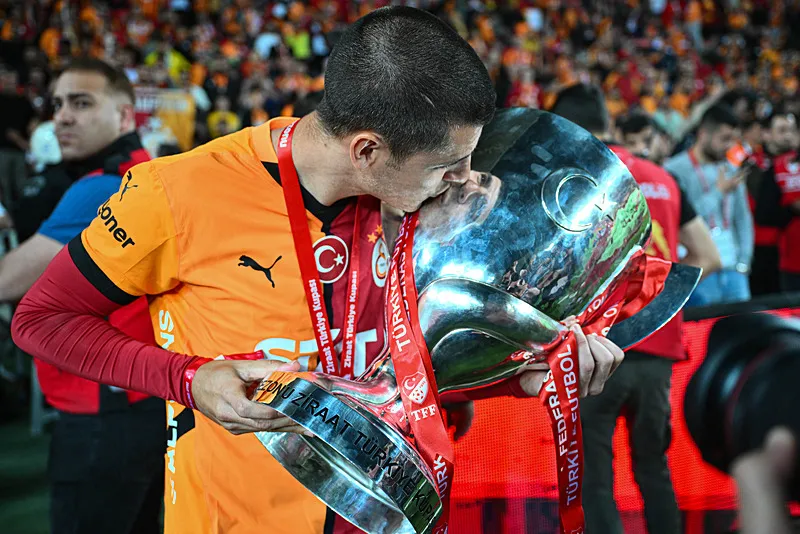 Galatasaray'dan eski yıldızına transfer teklifi! Okan Buruk onu istedi - 6