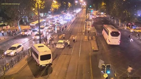 Fatih'te tramvay yolundaki feci kaza kamerada-7